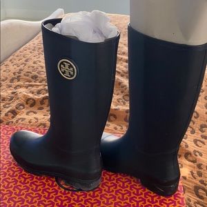 Tory burch boots